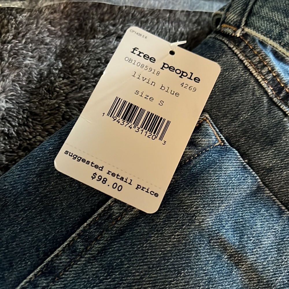 FREE PEOPLE SHORTS LIVIN BLUE WE THE FREE FRAYED w BELT SMALL SEE YOU SOMETIME - Picture 12 of 16